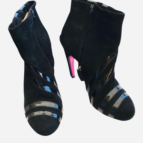 Emanuel Ungaro Shoes - Emanuel Ungaro Black Suede $ Patent Leather Ankle Boots Size 39.5